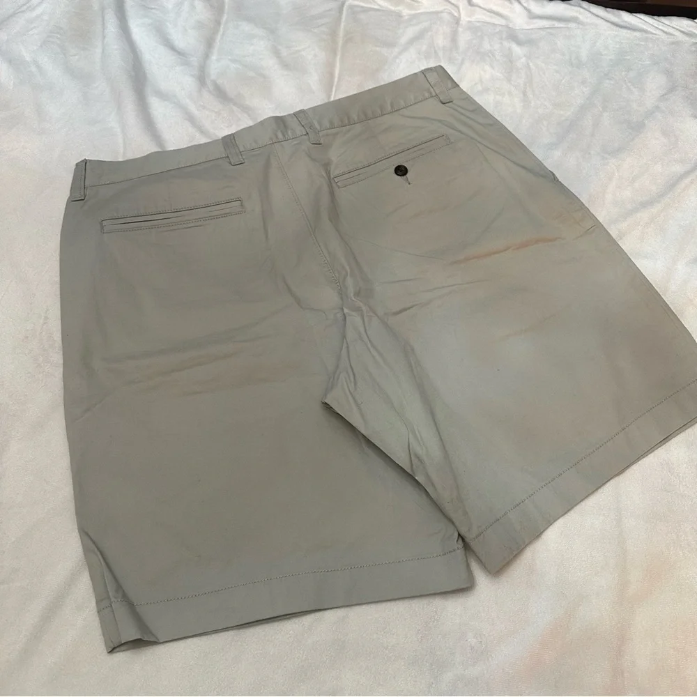 New! J. Crew portsider 9” Light Gray Flat Front Shorts 51124
